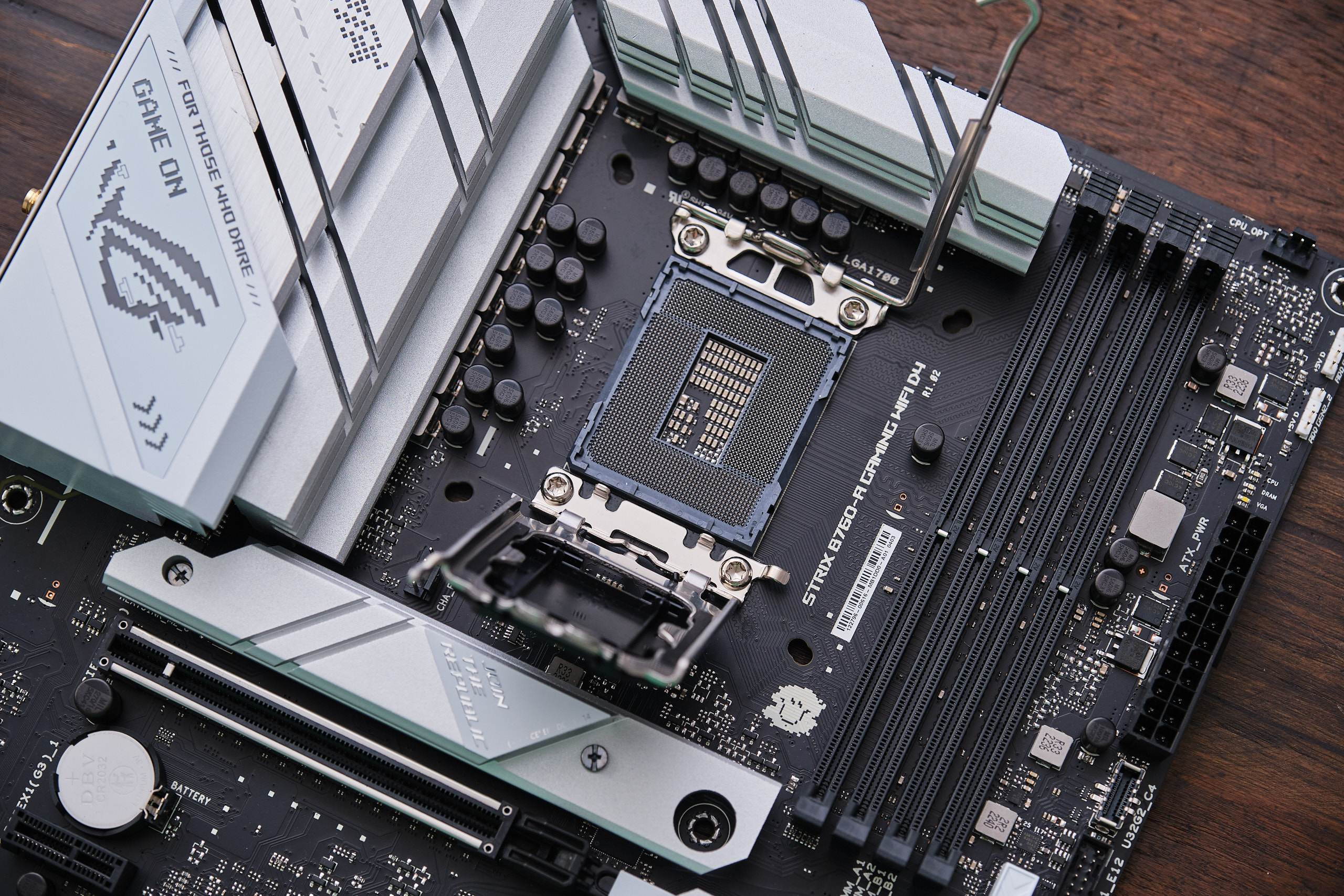 Trên tay bo mạch chủ ASUS ROG STRIX B760-A Gaming WiFi D4: Kích thước ATX với thiết kế đẹp mắt, hiệu năng mạnh mẽ hỗ trợ CPU Intel thế hệ 13