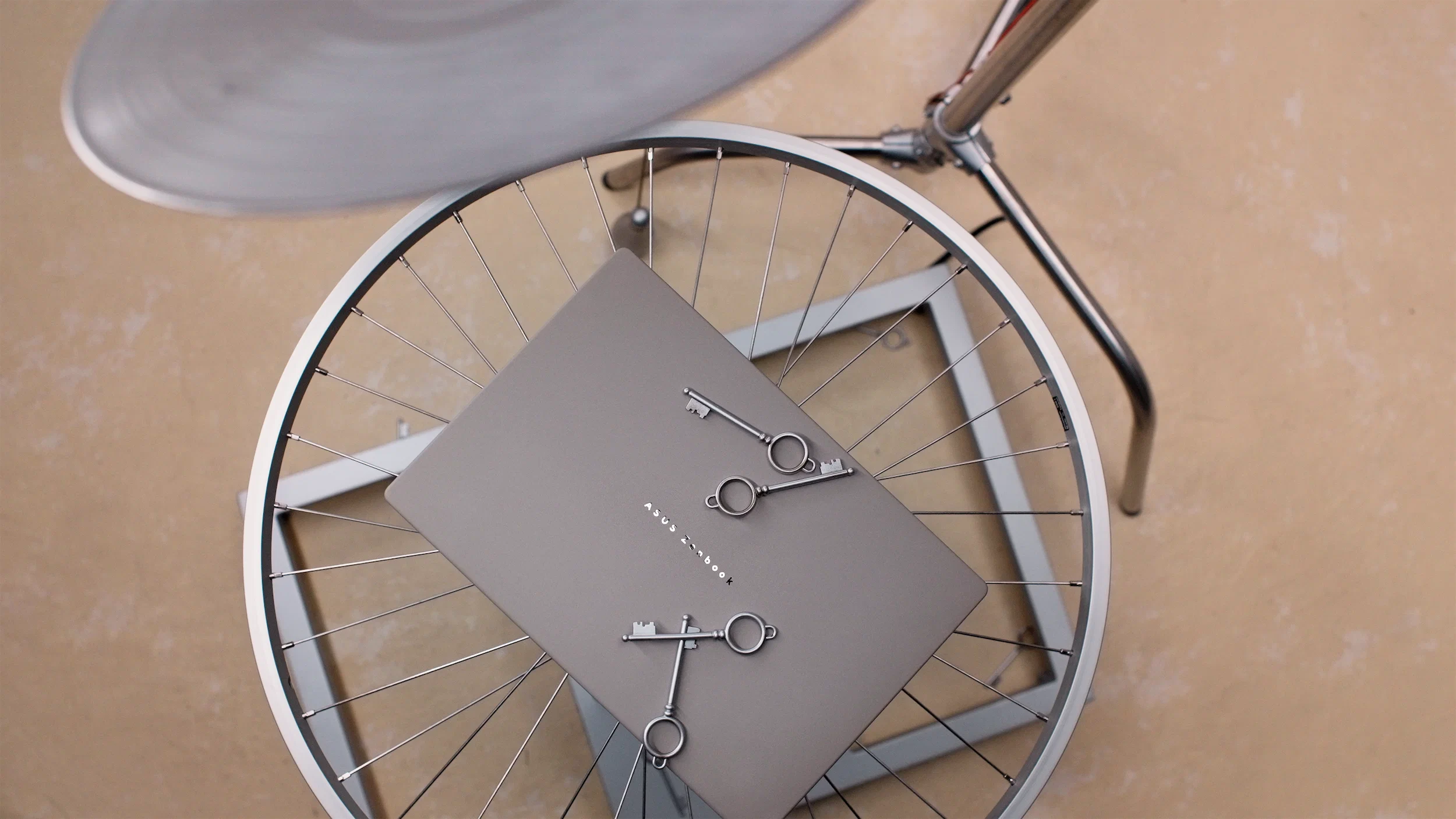 Triển lãm “Design You Can Feel” của ASUS tại Milan 2025: Điểm nhấn công nghệ AI và Ceraluminum
