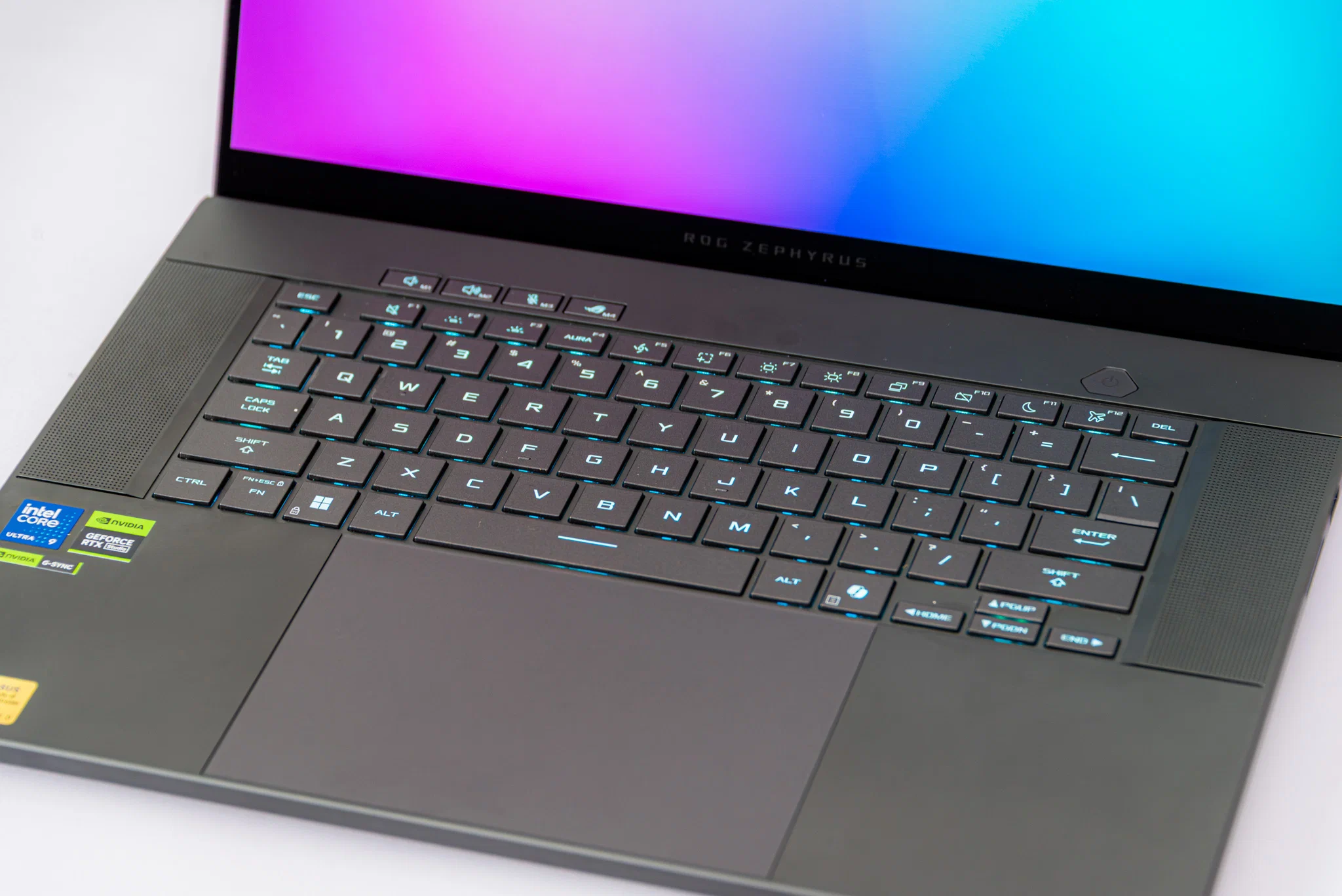 Laptop gaming mỏng nhẹ ROG Zephyrus G16 ra mắt: Trang bị RTX 5090, OLED 2.5K, giá 132 triệu VND